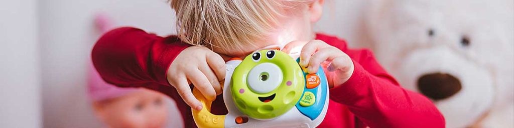 Kid looking toy